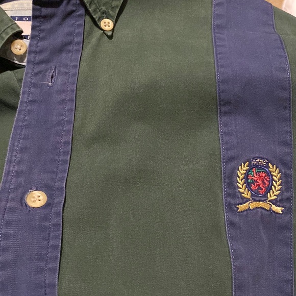 VGT Color block Tommy Hilfiger 100% cotton button-down. Size large - Picture 3 of 8